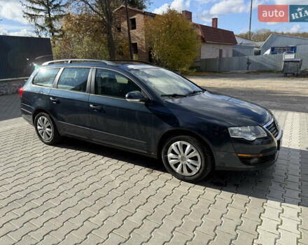 Синій Фольксваген Пассат, об'ємом двигуна 1.6 л та пробігом 192 тис. км за 5700 $, фото 10 на Automoto.ua