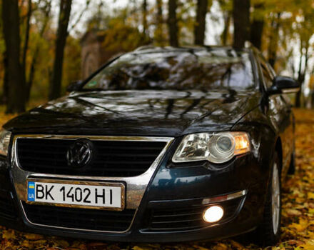 Синий Фольксваген Пассат, объемом двигателя 2 л и пробегом 284 тыс. км за 6400 $, фото 6 на Automoto.ua