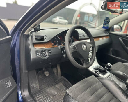 Синий Фольксваген Пассат, объемом двигателя 1.97 л и пробегом 230 тыс. км за 7100 $, фото 7 на Automoto.ua
