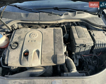 Фольксваген Пассат 2007 в Смеле на Automoto.ua Синий Фольксваген Пассат, объемом двигателя 1.6 л и пробегом 302 тыс. км за 6000 $, фото 8 на Automoto.ua