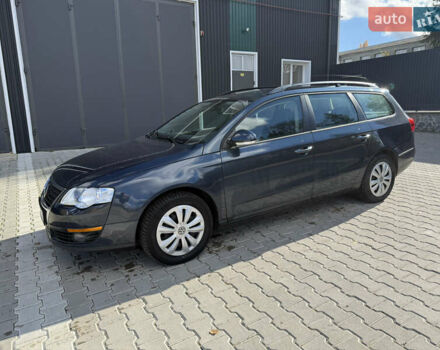 Синій Фольксваген Пассат, об'ємом двигуна 1.6 л та пробігом 192 тис. км за 5700 $, фото 3 на Automoto.ua