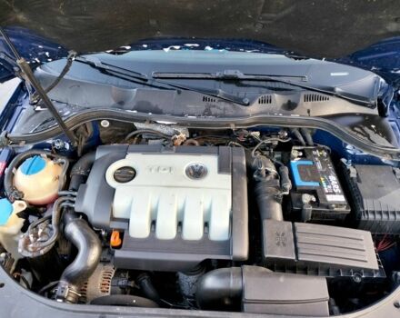 Синий Фольксваген Пассат, объемом двигателя 2 л и пробегом 265 тыс. км за 6800 $, фото 7 на Automoto.ua