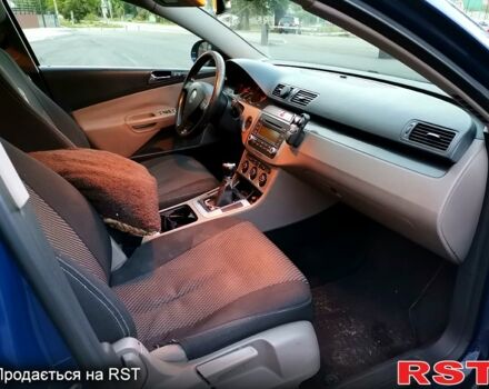 Синій Фольксваген Пассат, об'ємом двигуна 2 л та пробігом 225 тис. км за 4400 $, фото 5 на Automoto.ua