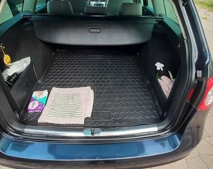 Синій Фольксваген Пассат, об'ємом двигуна 2 л та пробігом 279 тис. км за 10000 $, фото 5 на Automoto.ua