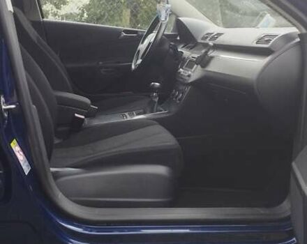 Синий Фольксваген Пассат, объемом двигателя 1.6 л и пробегом 202 тыс. км за 5000 $, фото 5 на Automoto.ua