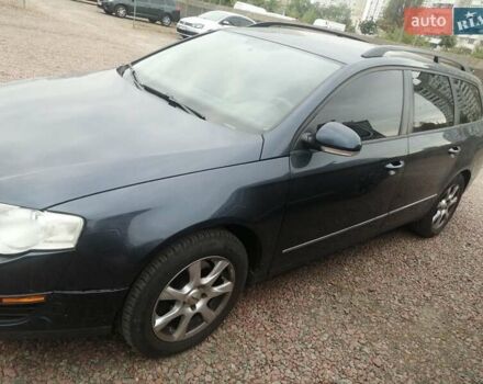 Синий Фольксваген Пассат, объемом двигателя 1.6 л и пробегом 259 тыс. км за 5500 $, фото 1 на Automoto.ua