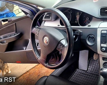 Синий Фольксваген Пассат, объемом двигателя 2 л и пробегом 270 тыс. км за 5500 $, фото 4 на Automoto.ua