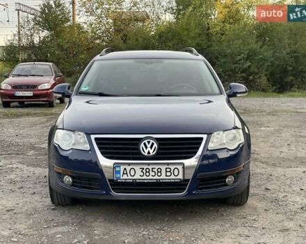Синий Фольксваген Пассат, объемом двигателя 2 л и пробегом 200 тыс. км за 5450 $, фото 2 на Automoto.ua