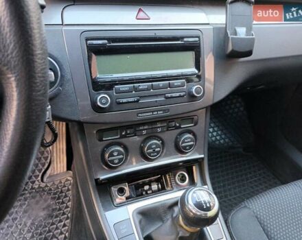 Синий Фольксваген Пассат, объемом двигателя 1.4 л и пробегом 240 тыс. км за 7200 $, фото 12 на Automoto.ua