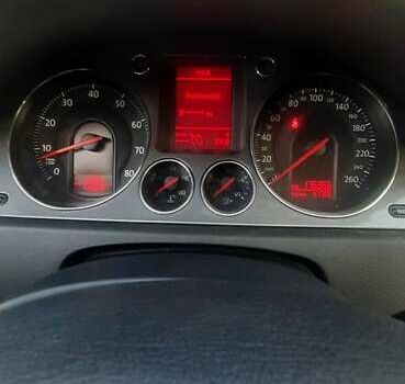 Синий Фольксваген Пассат, объемом двигателя 1.4 л и пробегом 175 тыс. км за 5800 $, фото 11 на Automoto.ua