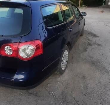 Синий Фольксваген Пассат, объемом двигателя 1.4 л и пробегом 175 тыс. км за 5800 $, фото 16 на Automoto.ua