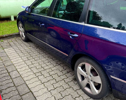 Синий Фольксваген Пассат, объемом двигателя 2 л и пробегом 270 тыс. км за 5500 $, фото 1 на Automoto.ua