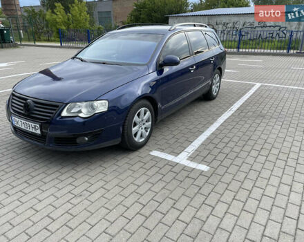Синий Фольксваген Пассат, объемом двигателя 1.97 л и пробегом 390 тыс. км за 6100 $, фото 1 на Automoto.ua