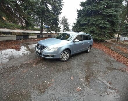 Синий Фольксваген Пассат, объемом двигателя 2 л и пробегом 300 тыс. км за 2450 $, фото 2 на Automoto.ua