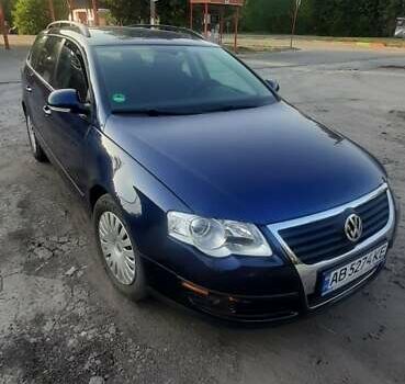 Синий Фольксваген Пассат, объемом двигателя 1.4 л и пробегом 175 тыс. км за 5800 $, фото 18 на Automoto.ua