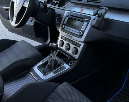 Синій Фольксваген Пассат, об'ємом двигуна 2 л та пробігом 333 тис. км за 6300 $, фото 12 на Automoto.ua