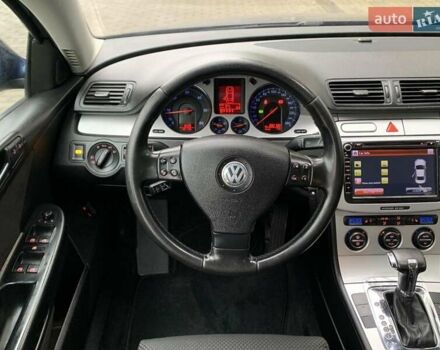 Синий Фольксваген Пассат, объемом двигателя 1.97 л и пробегом 283 тыс. км за 6399 $, фото 5 на Automoto.ua