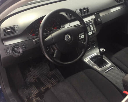 Синий Фольксваген Пассат, объемом двигателя 1.4 л и пробегом 175 тыс. км за 5800 $, фото 21 на Automoto.ua