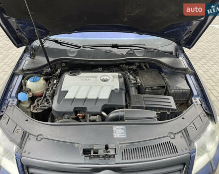 Синий Фольксваген Пассат, объемом двигателя 1.97 л и пробегом 390 тыс. км за 6100 $, фото 9 на Automoto.ua