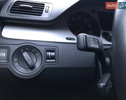 Синій Фольксваген Пассат, об'ємом двигуна 1.8 л та пробігом 167 тис. км за 7500 $, фото 24 на Automoto.ua