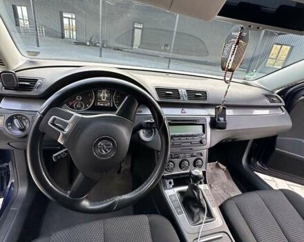 Синій Фольксваген Пассат, об'ємом двигуна 1.6 л та пробігом 271 тис. км за 7600 $, фото 17 на Automoto.ua