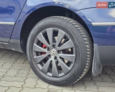 Синій Фольксваген Пассат, об'ємом двигуна 1.97 л та пробігом 320 тис. км за 6999 $, фото 52 на Automoto.ua