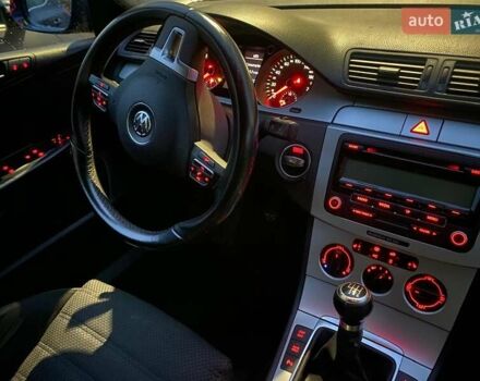 Синий Фольксваген Пассат, объемом двигателя 1.97 л и пробегом 307 тыс. км за 4900 $, фото 13 на Automoto.ua