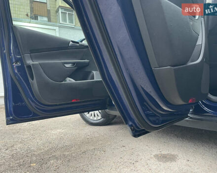 Синій Фольксваген Пассат, об'ємом двигуна 1.4 л та пробігом 224 тис. км за 6550 $, фото 5 на Automoto.ua