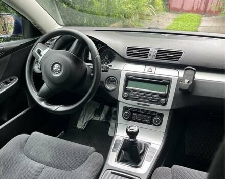 Синий Фольксваген Пассат, объемом двигателя 2 л и пробегом 310 тыс. км за 7200 $, фото 1 на Automoto.ua