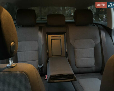 Синій Фольксваген Пассат, об'ємом двигуна 2 л та пробігом 270 тис. км за 9599 $, фото 17 на Automoto.ua