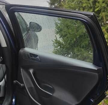 Синий Фольксваген Пассат, объемом двигателя 1.6 л и пробегом 310 тыс. км за 5500 $, фото 18 на Automoto.ua