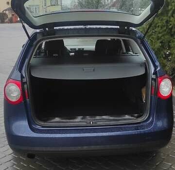 Синий Фольксваген Пассат, объемом двигателя 1.6 л и пробегом 310 тыс. км за 5500 $, фото 20 на Automoto.ua