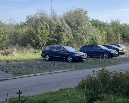 Синій Фольксваген Пассат, об'ємом двигуна 1.97 л та пробігом 299 тис. км за 8400 $, фото 2 на Automoto.ua