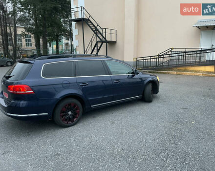 Синій Фольксваген Пассат, об'ємом двигуна 2 л та пробігом 270 тис. км за 9599 $, фото 4 на Automoto.ua