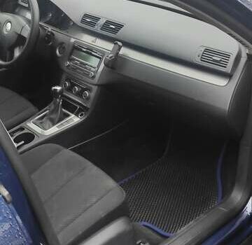 Синий Фольксваген Пассат, объемом двигателя 1.6 л и пробегом 310 тыс. км за 5500 $, фото 13 на Automoto.ua