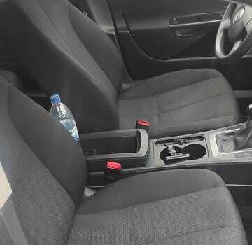 Синий Фольксваген Пассат, объемом двигателя 1.6 л и пробегом 310 тыс. км за 5500 $, фото 11 на Automoto.ua