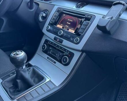 Синий Фольксваген Пассат, объемом двигателя 1.39 л и пробегом 224 тыс. км за 8700 $, фото 4 на Automoto.ua