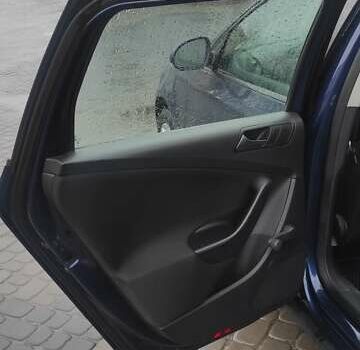 Синий Фольксваген Пассат, объемом двигателя 1.6 л и пробегом 310 тыс. км за 5500 $, фото 16 на Automoto.ua