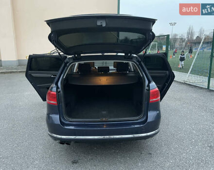 Синій Фольксваген Пассат, об'ємом двигуна 2 л та пробігом 270 тис. км за 9599 $, фото 8 на Automoto.ua