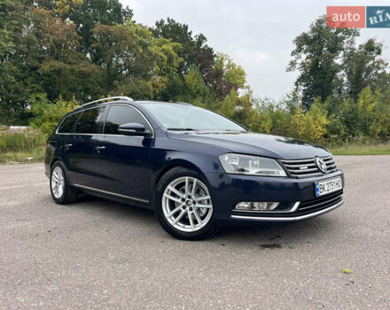 Синий Фольксваген Пассат, объемом двигателя 2 л и пробегом 263 тыс. км за 10599 $, фото 1 на Automoto.ua