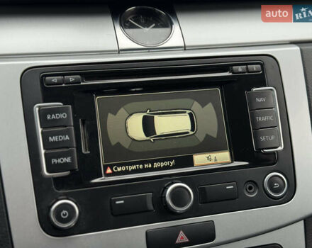 Синій Фольксваген Пассат, об'ємом двигуна 2 л та пробігом 330 тис. км за 8990 $, фото 13 на Automoto.ua