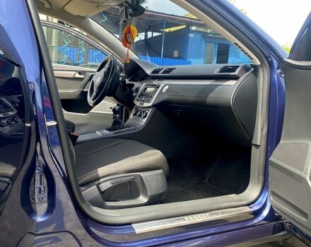 Синій Фольксваген Пассат, об'ємом двигуна 2 л та пробігом 265 тис. км за 9000 $, фото 7 на Automoto.ua