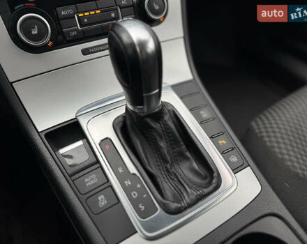 Синій Фольксваген Пассат, об'ємом двигуна 2 л та пробігом 330 тис. км за 9490 $, фото 17 на Automoto.ua