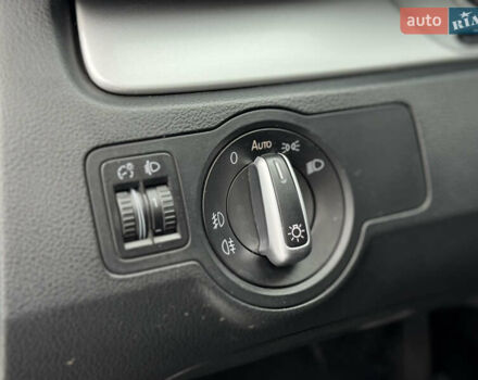 Синій Фольксваген Пассат, об'ємом двигуна 2 л та пробігом 330 тис. км за 9490 $, фото 12 на Automoto.ua