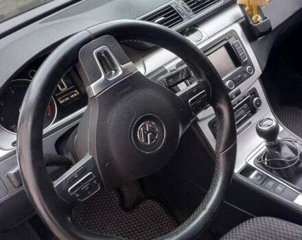 Синий Фольксваген Пассат, объемом двигателя 1.6 л и пробегом 307 тыс. км за 10300 $, фото 6 на Automoto.ua