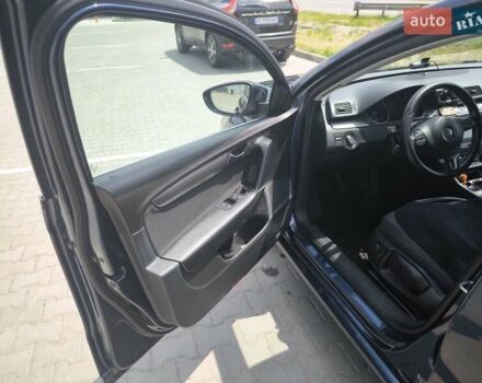 Синій Фольксваген Пассат, об'ємом двигуна 1.6 л та пробігом 255 тис. км за 9500 $, фото 15 на Automoto.ua