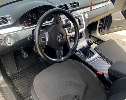 Синій Фольксваген Пассат, об'ємом двигуна 2 л та пробігом 265 тис. км за 9000 $, фото 8 на Automoto.ua