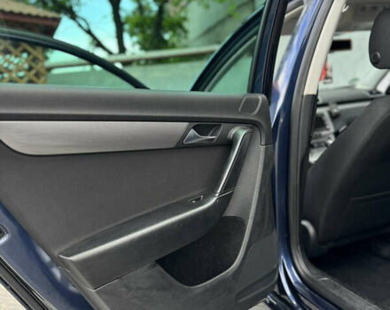 Синий Фольксваген Пассат, объемом двигателя 1.97 л и пробегом 285 тыс. км за 12200 $, фото 19 на Automoto.ua