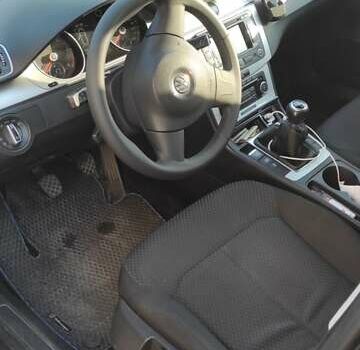 Синий Фольксваген Пассат, объемом двигателя 1.97 л и пробегом 290 тыс. км за 8700 $, фото 7 на Automoto.ua