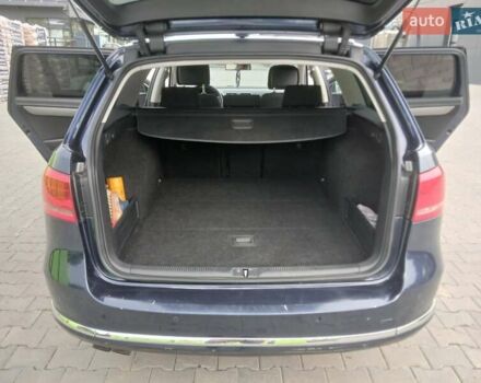 Синий Фольксваген Пассат, объемом двигателя 2 л и пробегом 300 тыс. км за 8700 $, фото 1 на Automoto.ua